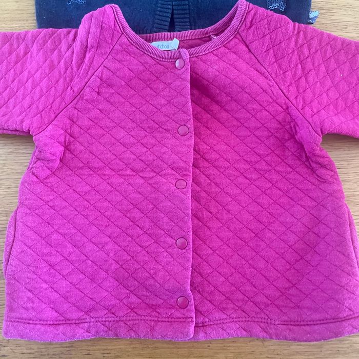 3 gilets fille 18 mois - photo numéro 2