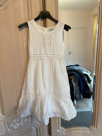 Robe brodé