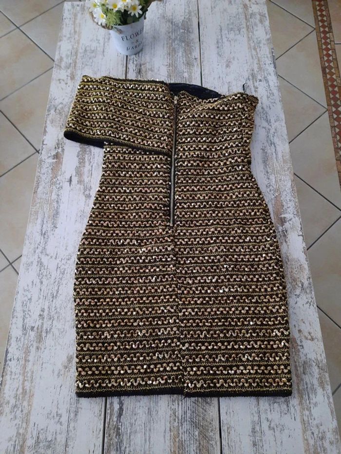 robe de soirée noir et doré - photo numéro 4