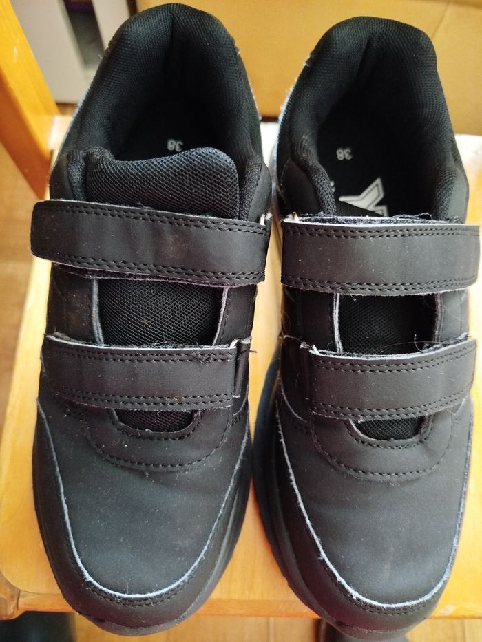 Baskets à scratch noires pointure 38