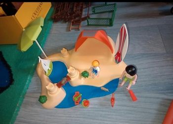 Plage avec mer personnages et accessoires playmobil