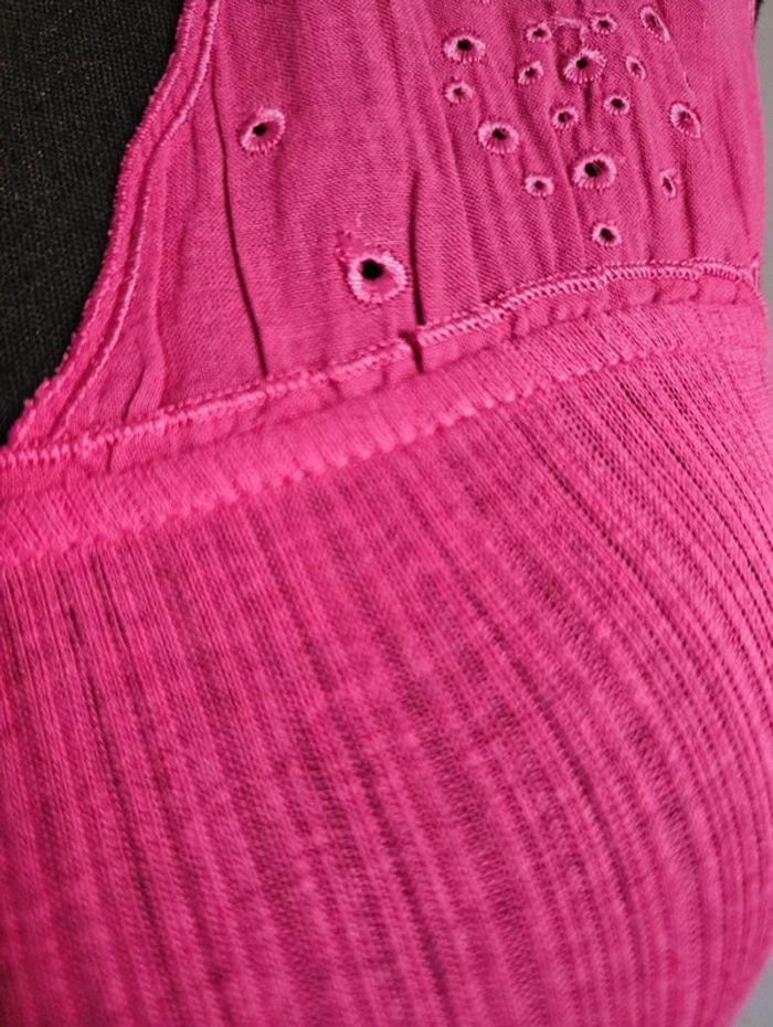 NEUF Top sans manche Chattawak fuschia taille 36 - photo numéro 4