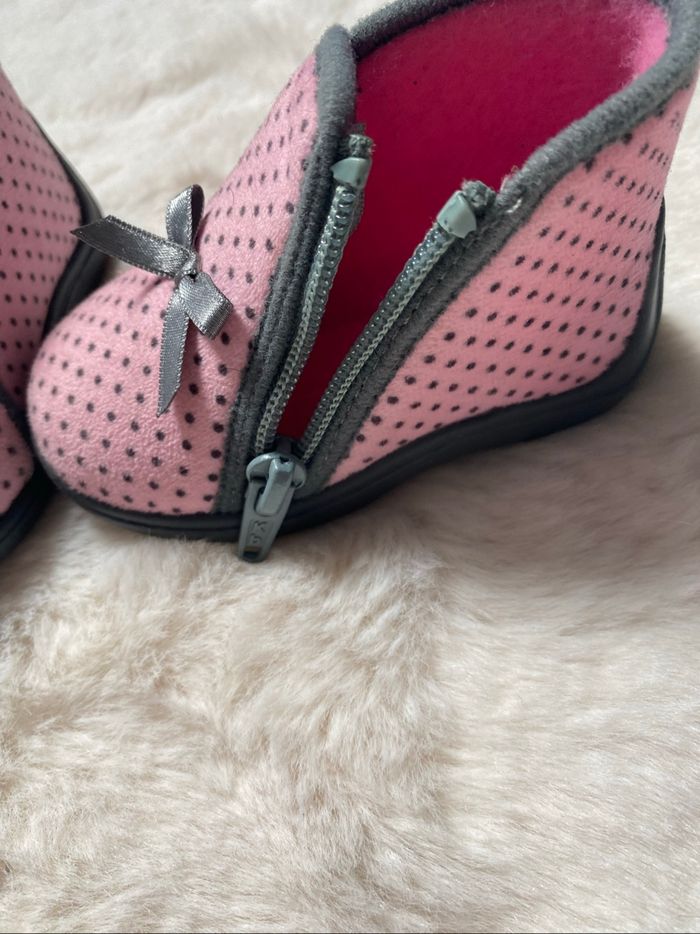 Chaussons Tooti rose à pois - Taille 19 - TBE 💗 - photo numéro 5