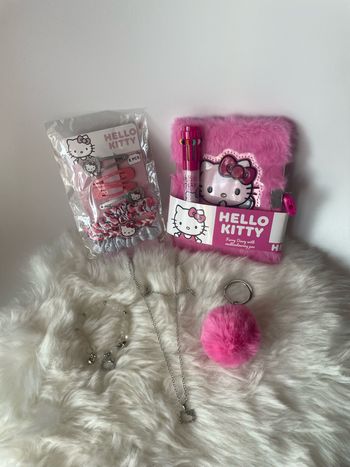 Lot accessoires Hello Kitty