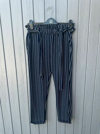 Pantalon léger fluide rayé été bleu marine bandes blanches
