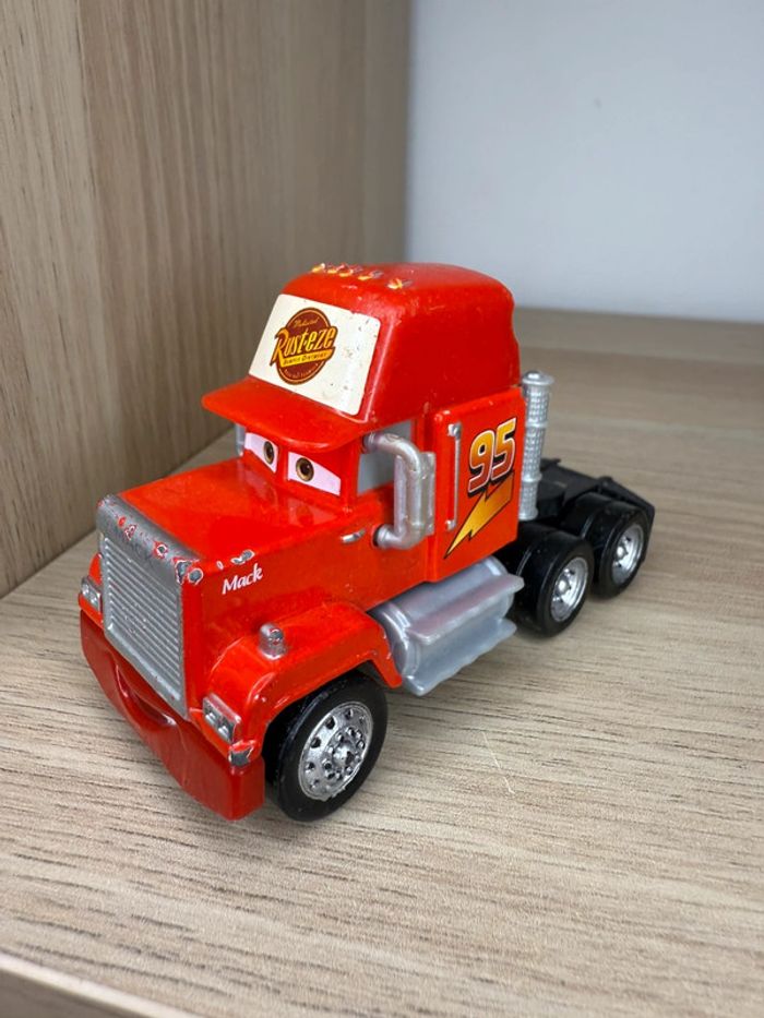 Camion Mack cars Disney pixar
