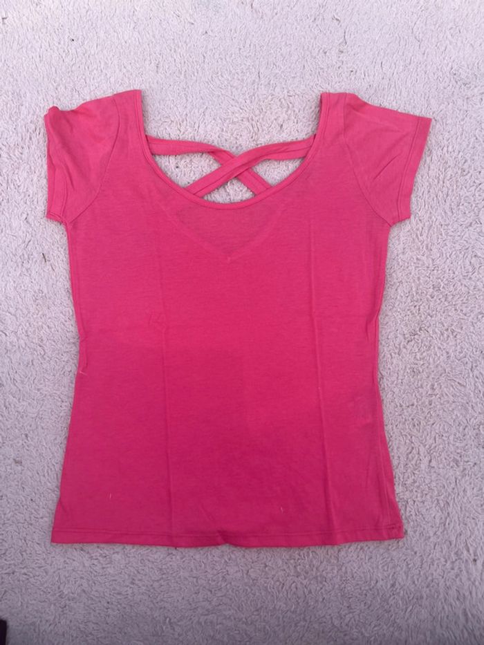 T shirt rose ajouré au dos