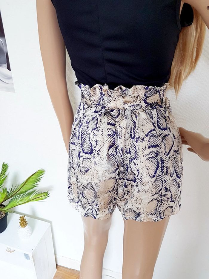 Short peau de serpent taille haute à ceinture - T.S ou T.36 🖤 - photo numéro 4