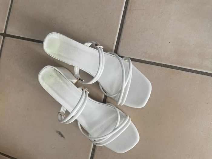 chaussures usagées - photo numéro 2