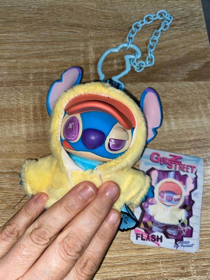 Porte clé Stitch Gen z street