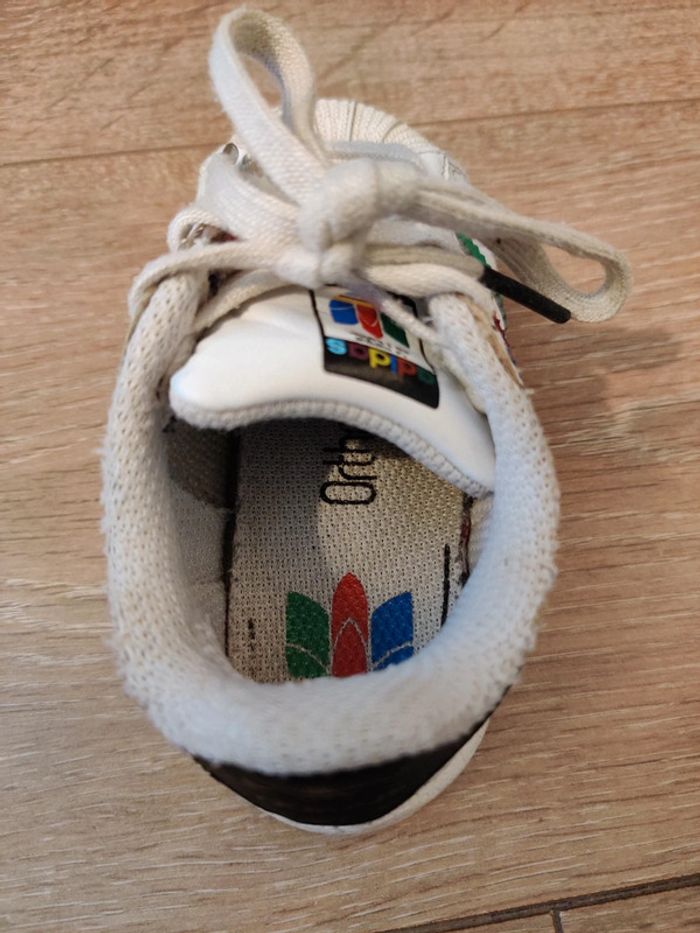 Basket Adidas taille 22 - photo numéro 8