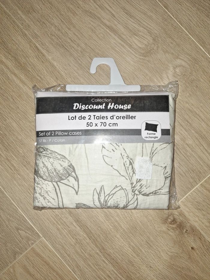 Deux taies d'oreiller en coton 57 fils 50x70 cm