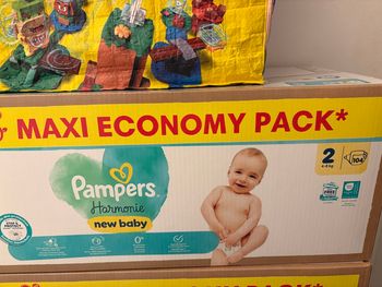Carton couches Pampers T2