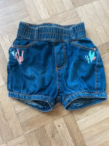Short 9 mois