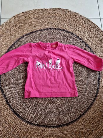Joli tee-shirt manches longues taille 9 mois