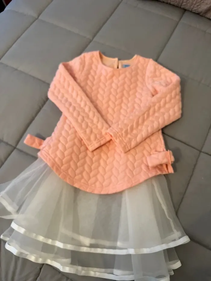 Pull rose 8 ans avec tulle neuf - photo numéro 6