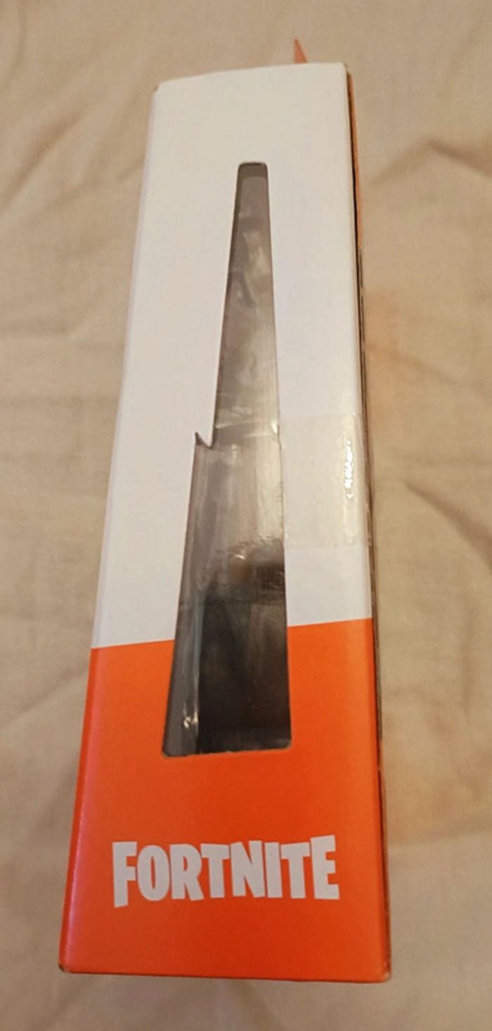 Figurine Fortnite neuve. - photo numéro 4