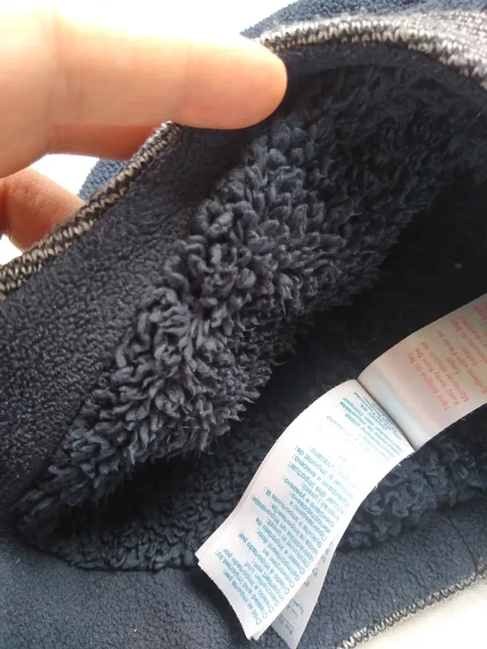 Bonnet Obaïbi et trois paires de gants OVS - photo numéro 5