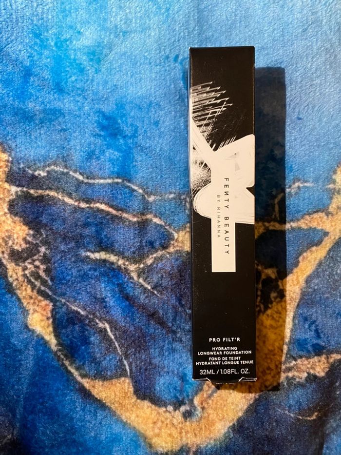 Fond de teint Fenty Beauty teinte 145