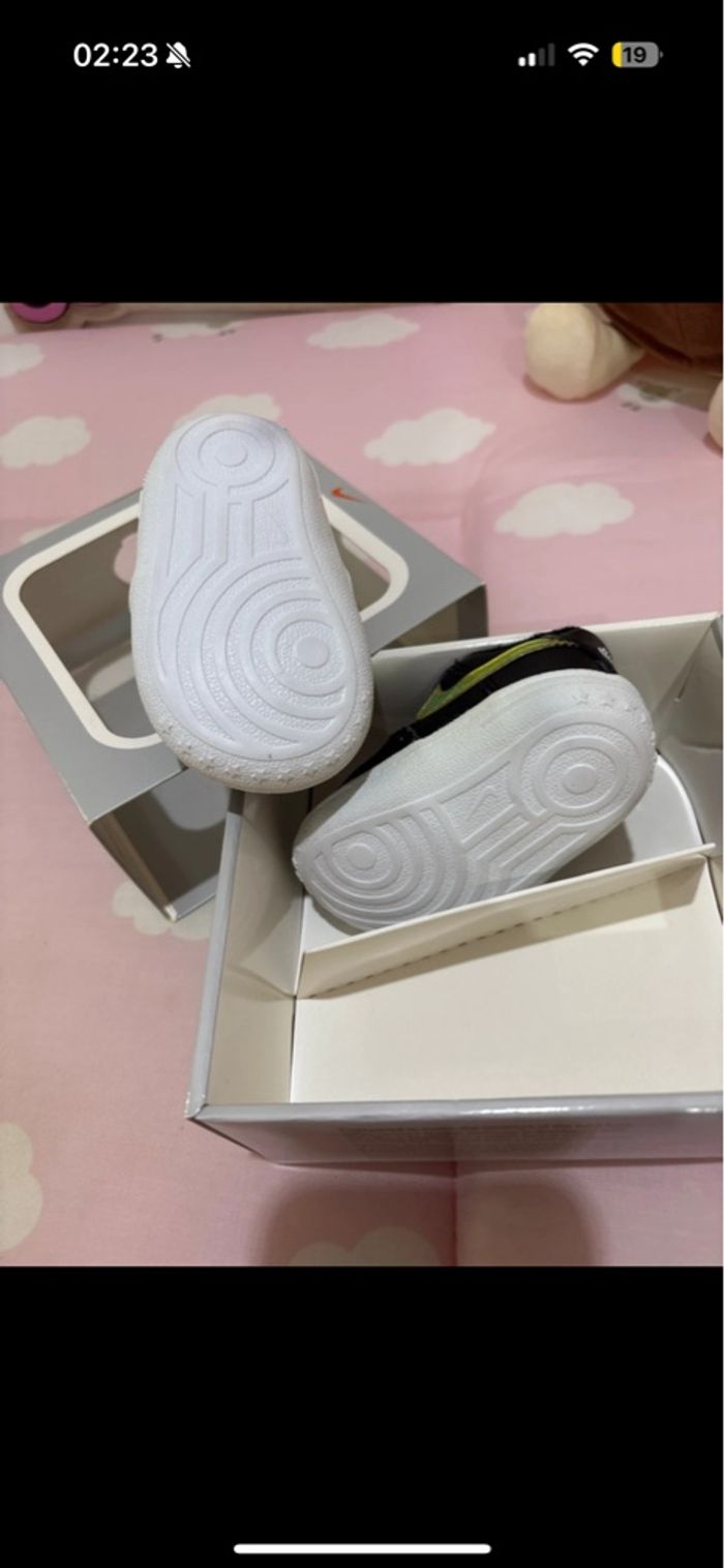 Basket Nike taille 17