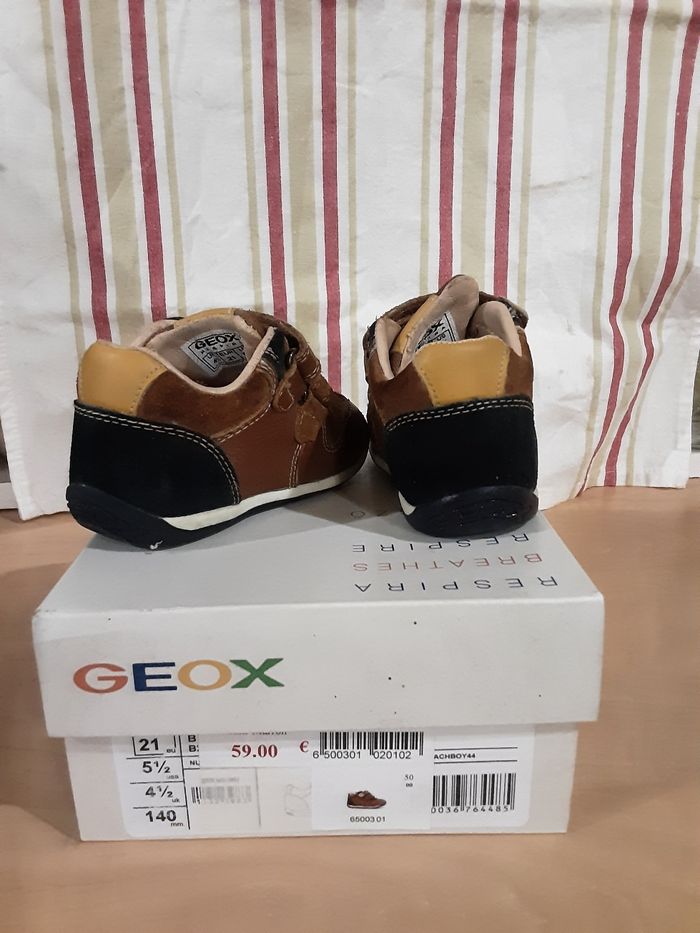 Chaussures bébé Geox TBE - photo numéro 3