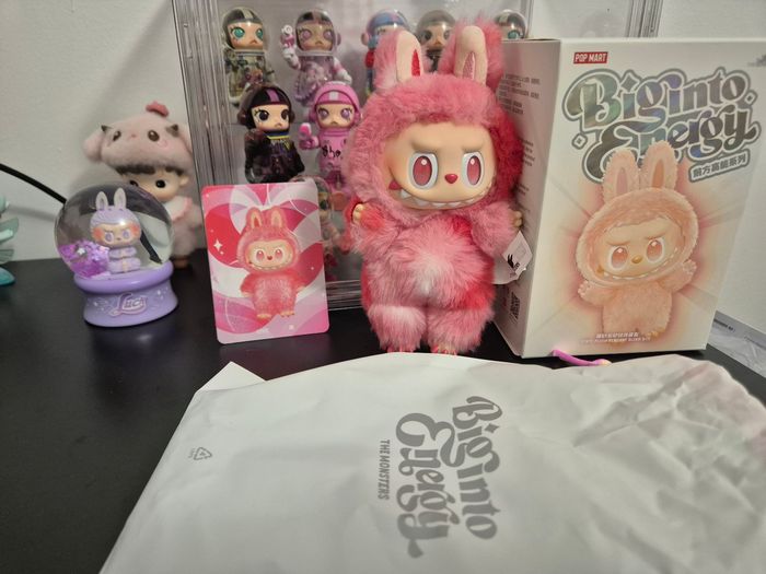 Popmart labubu Big into energy Love - photo numéro 2