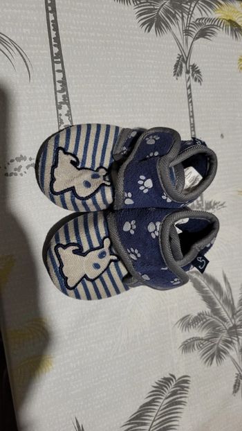 Chaussons pointure 19