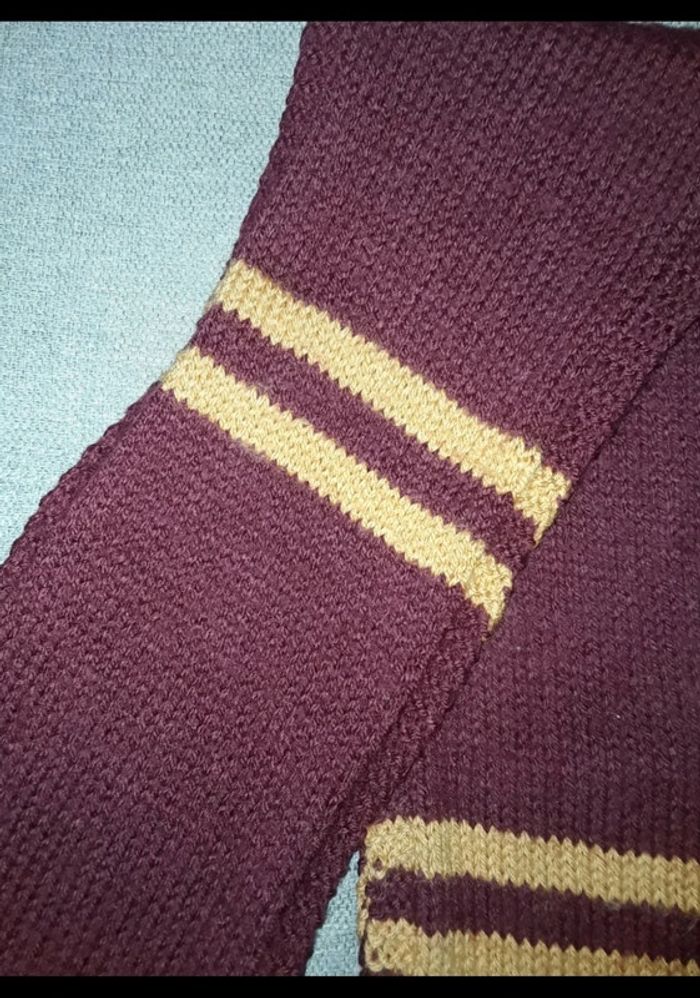 🟣 Écharpe Harry Potter Neuve 🟣 - photo numéro 2