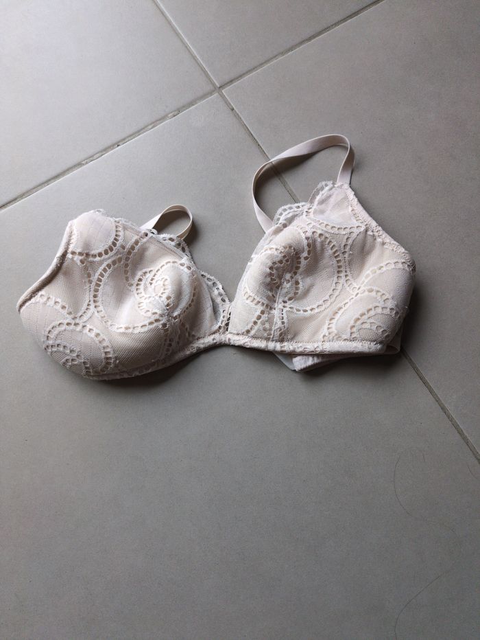 Soutien gorge rose pâle sans baleine