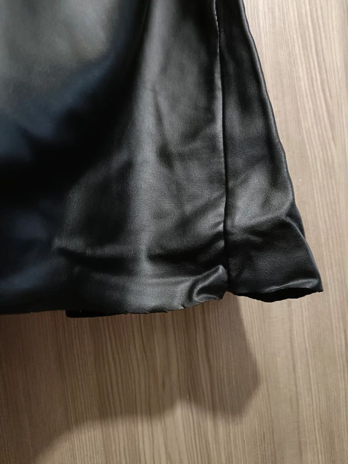 Jupe simili cuir noir - photo numéro 5