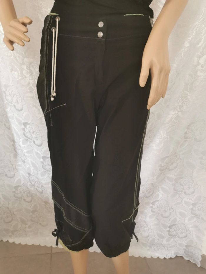 Pantacourt. Noir-vert. Taille 38. La Mode Est À Vous