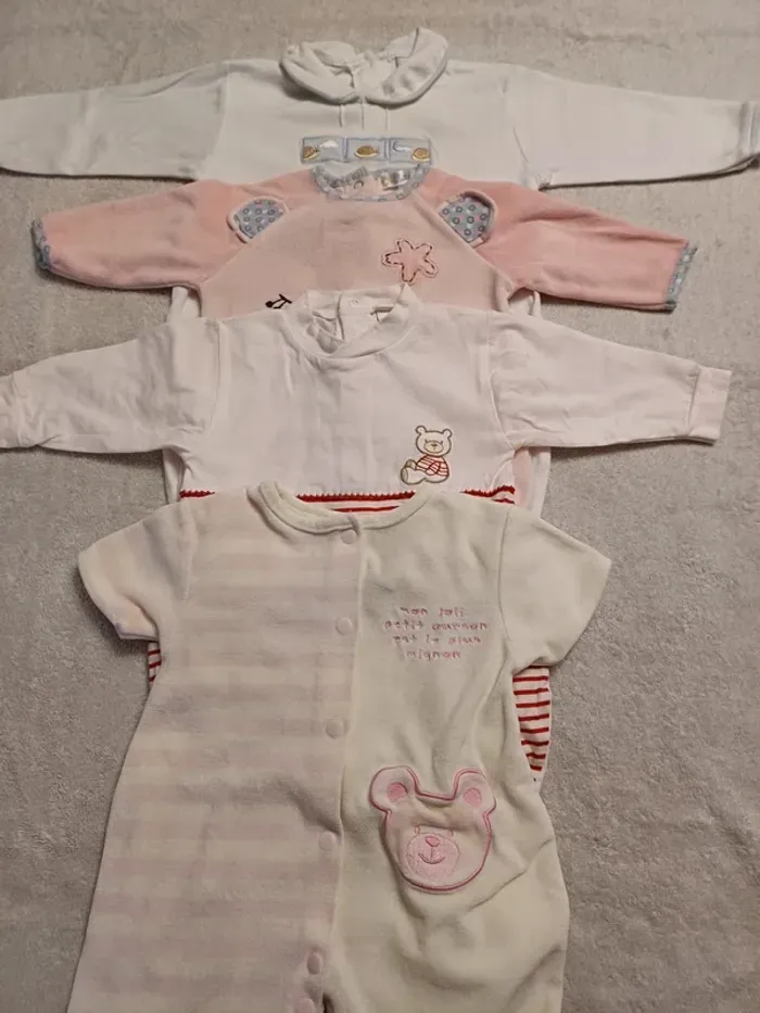 Lot de 4 pyjamas 3 mois 6 mois (réf perso 3/6MF32)(familleac72)