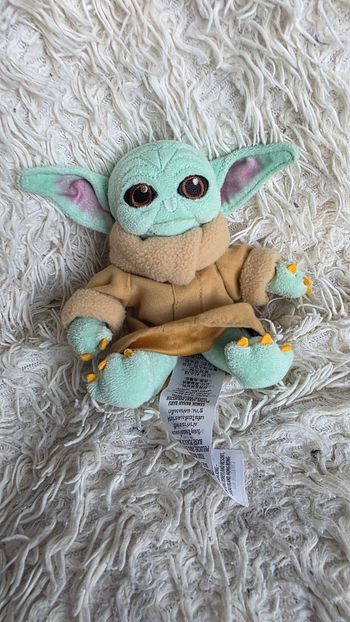 Peluche d'épaule disney aimanté grogu star wars noel disneyland paris - disney store (sans aimant)