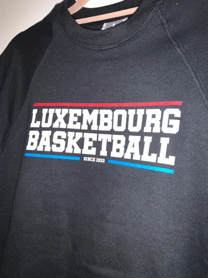 Pull ras le cou longue manche basketball taille S - photo numéro 3