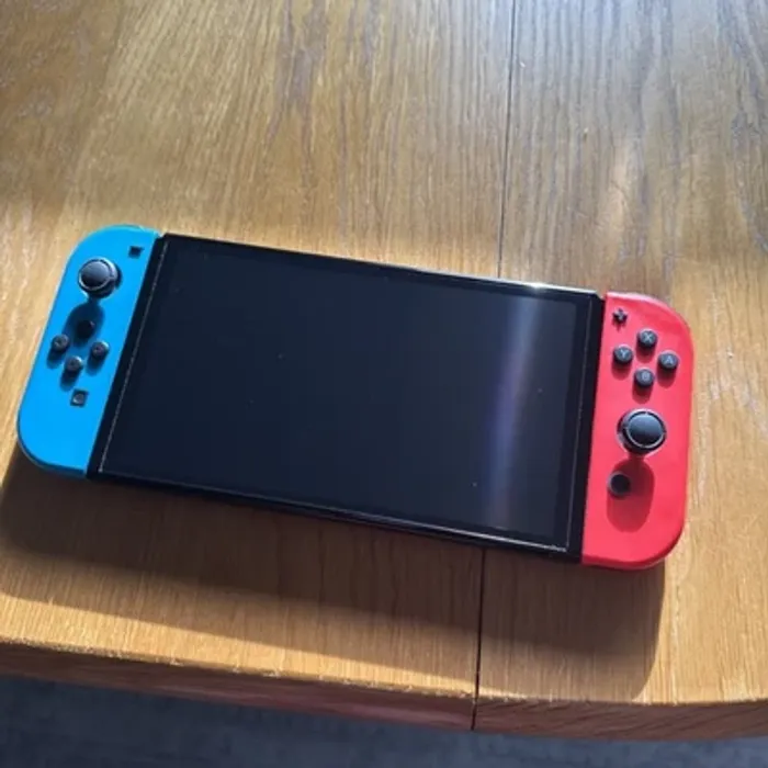 Nintendo Switch OLED - photo numéro 6