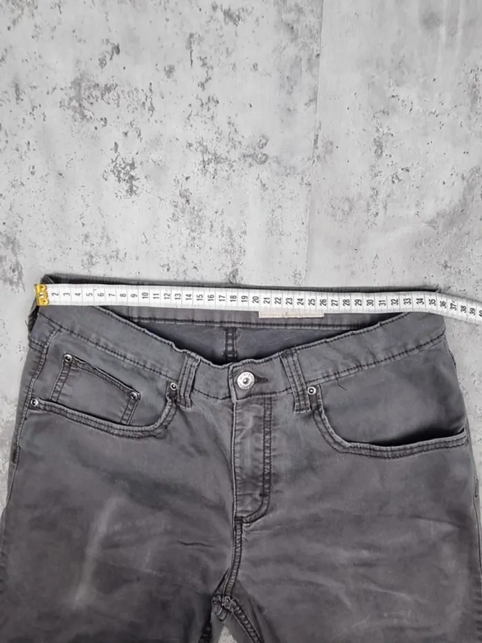Jeans Wrangler Slim Straight gris – Taille 30x30 Hommes (mesures en photos) - photo numéro 5