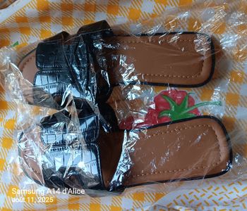 Claquettes, sandales