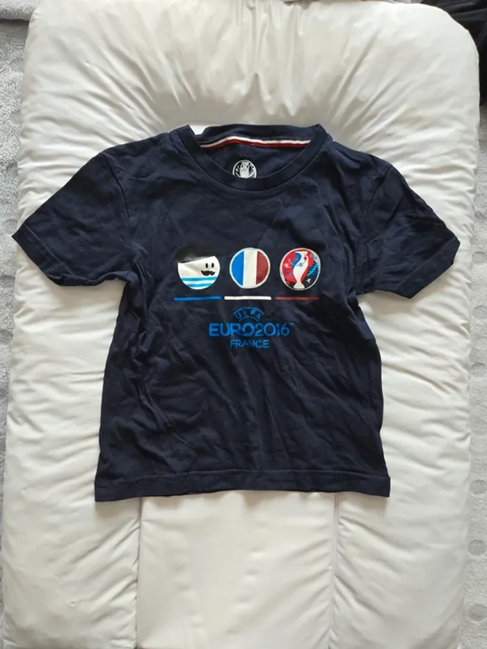 Tee shirt euro taille 4 ans - photo numéro 2
