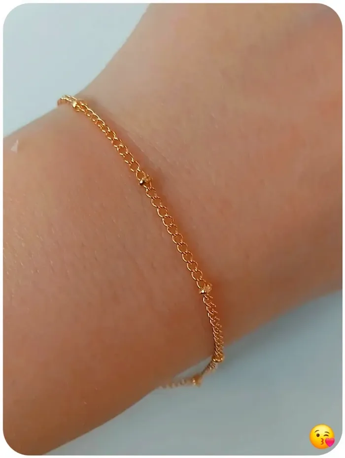 Bracelet doré élégant tendance féminine - photo numéro 3