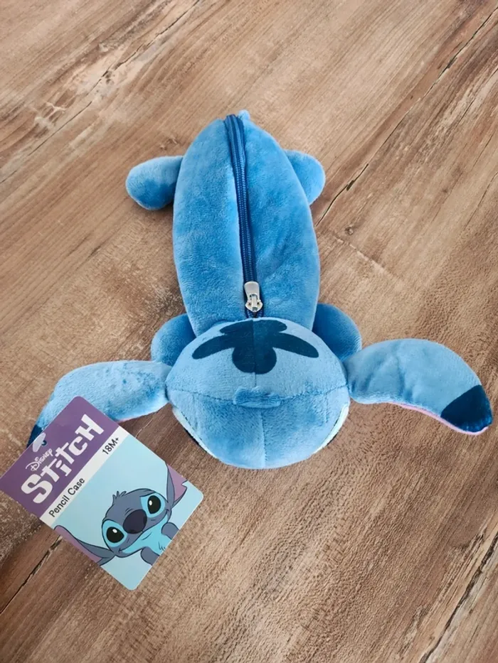 Trousse stitch disney neuve avec étiquette - photo numéro 2