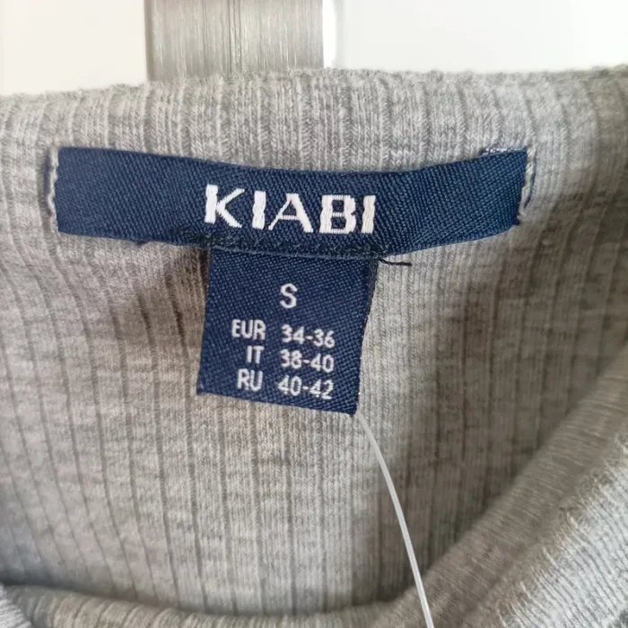 Body gris côtelé sans manches col cœur Kiabi taille S près du corps stretch A513 - photo numéro 10