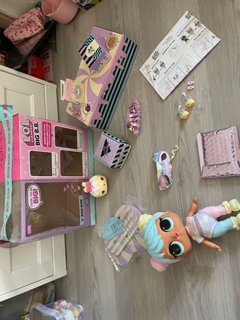 Poupée lol surprise big bb  bon bon