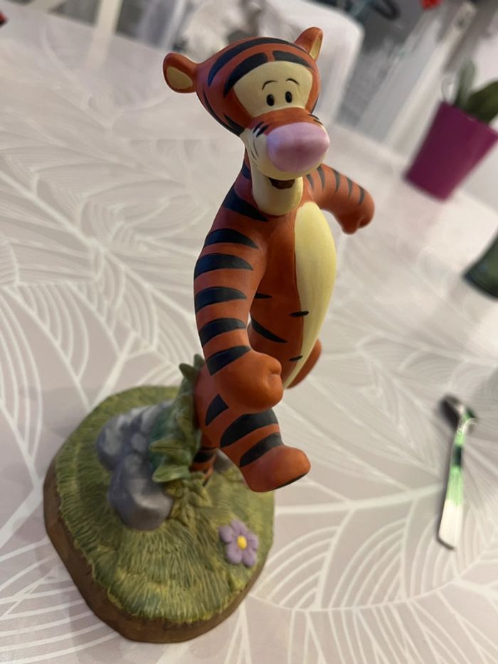 Statuette Tigrou en porcelaine - photo numéro 2