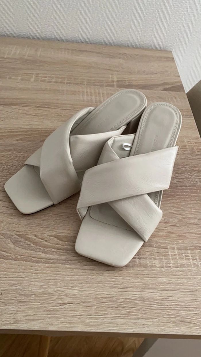 Mules à talon neuve taille 39