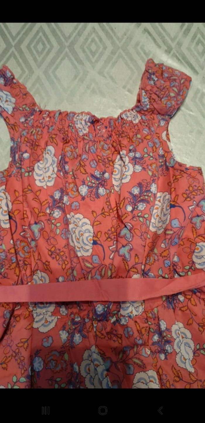 Robe rose avec fleurs taille 9 ans - photo numéro 6