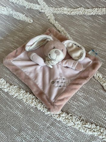Peluche doudou plat 22cm Nicotoy Lapin rose et marron très bon état