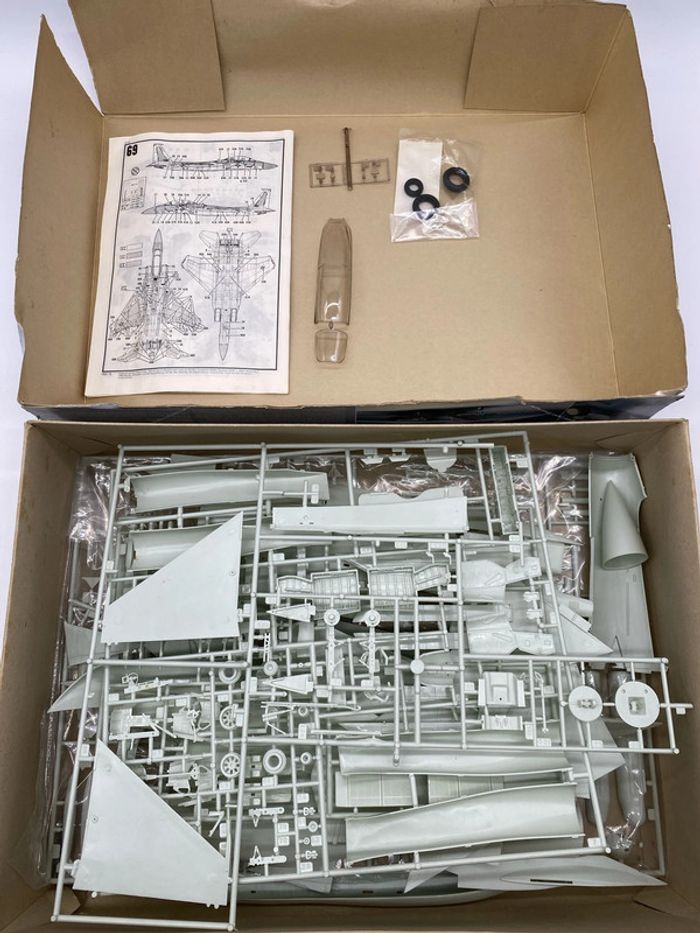 Maquette Revell F-15 E Strike Eagle (F-15B, F-15D) - photo numéro 2
