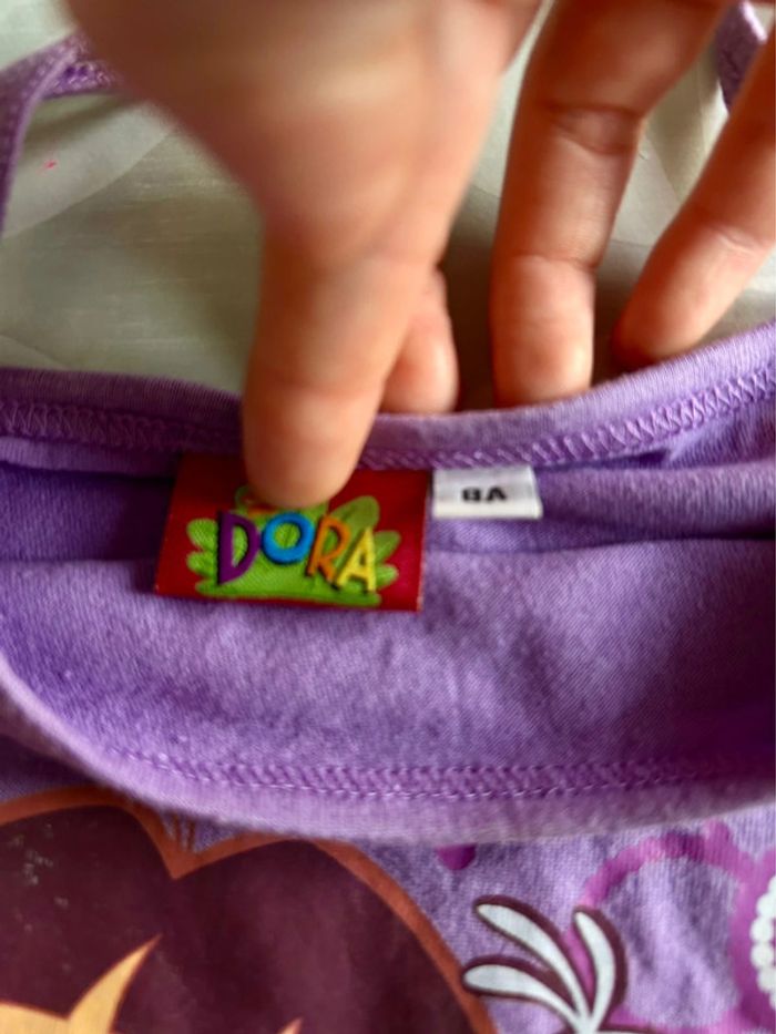 T shirt fille - 8 ans - Dora - en très bon état - photo numéro 4