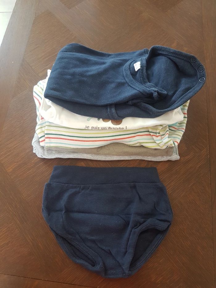 Lots bodies manches courtes 12m