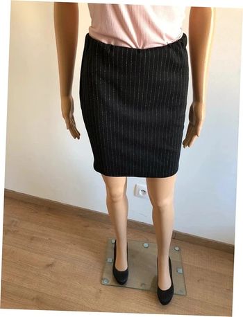 Jupe noire et argentée taille M jamais portée